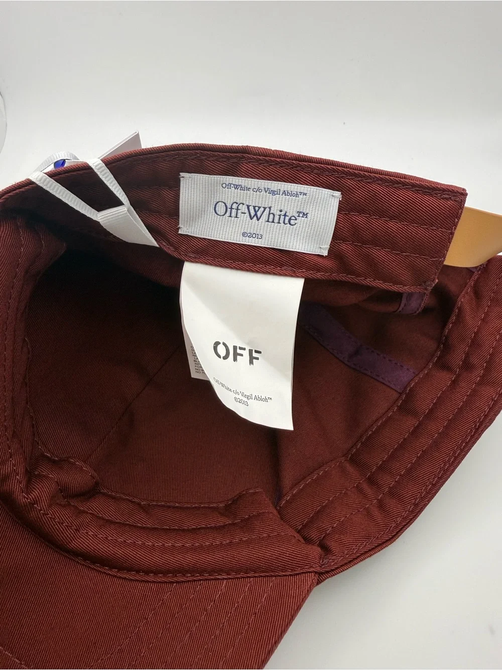 Off-White Arrows-embroidered baseball cap NWT